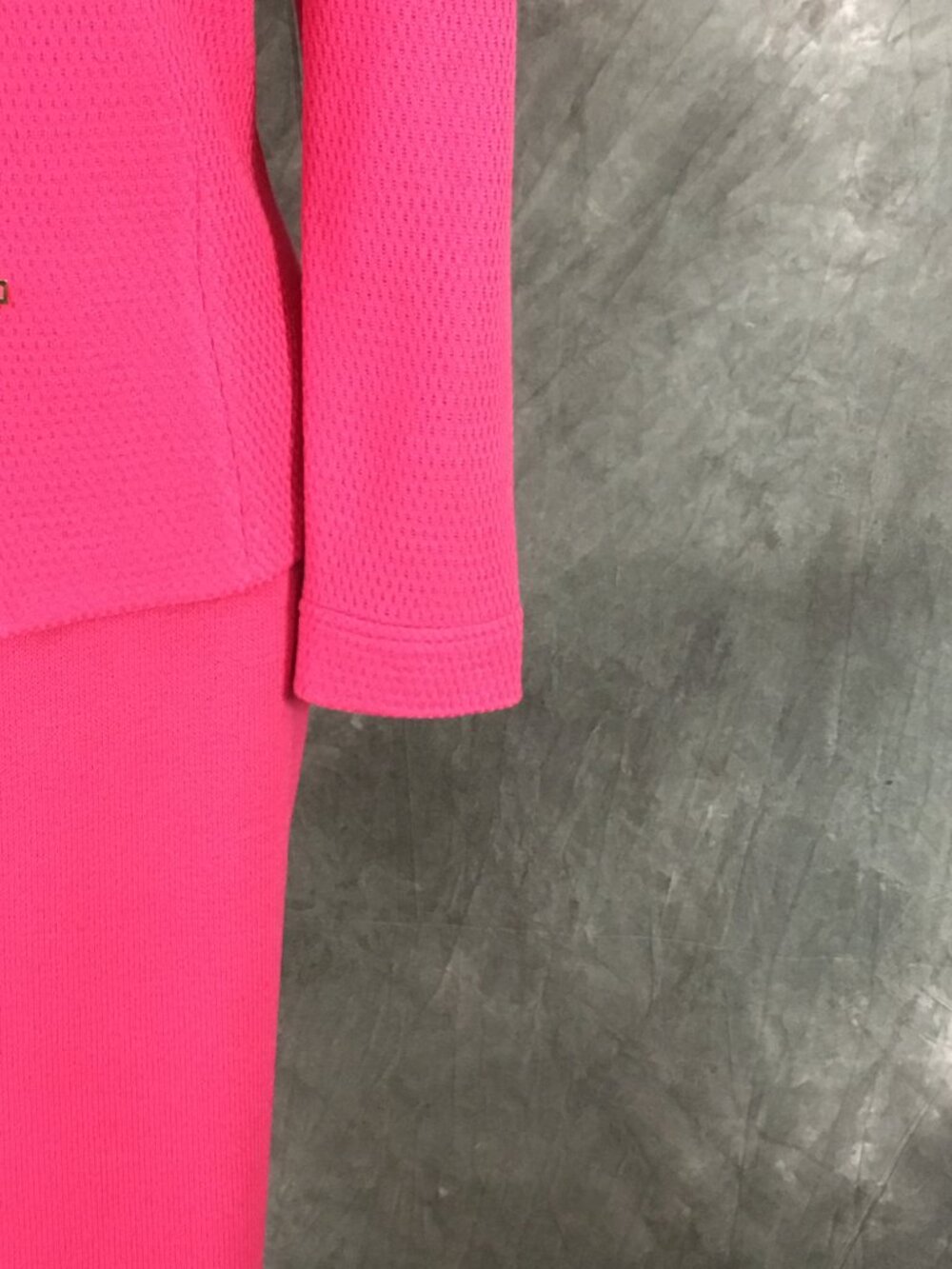 BEAUTIFUL St John collection knit pink jacket skirt suit size 12 - Picture 6 of 10